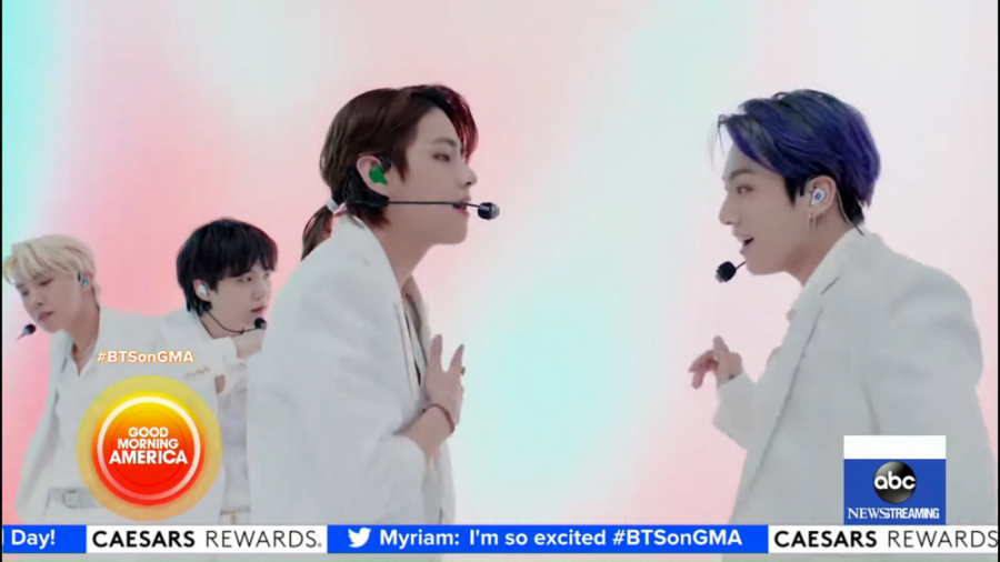 اجرا آهنگ Butter و BTS  Dynami...