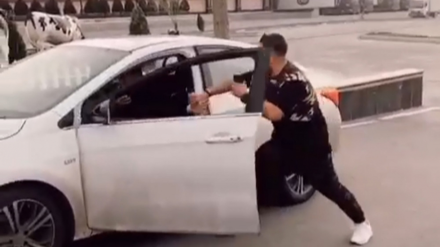 محسن ایزی  دوستمه