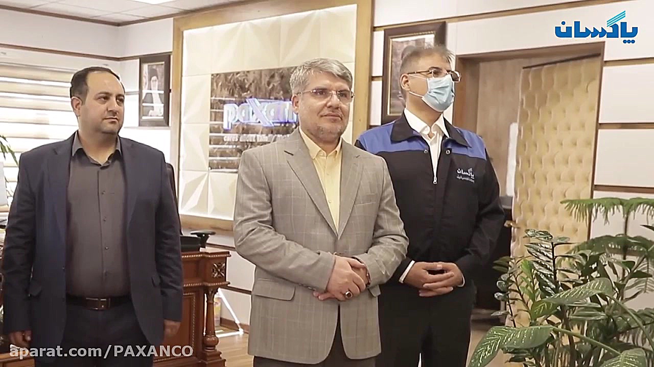 تقدیر و تشکر کارکنان از دکتر ب...