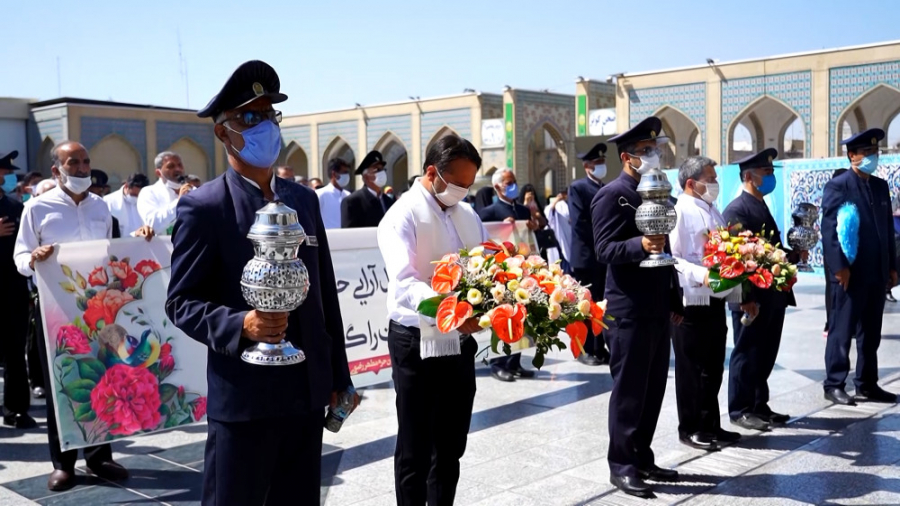 کاروان گل های اهدایی به حرم مط...