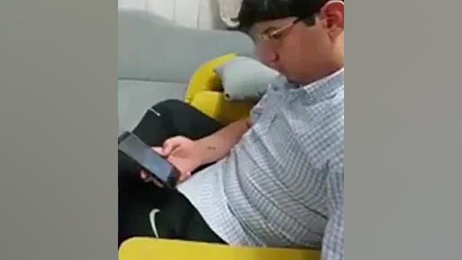 خطرات کار یا گوشی در شارژ