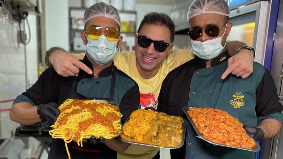 ساندویچ بندری و مغز و زبان بهم...