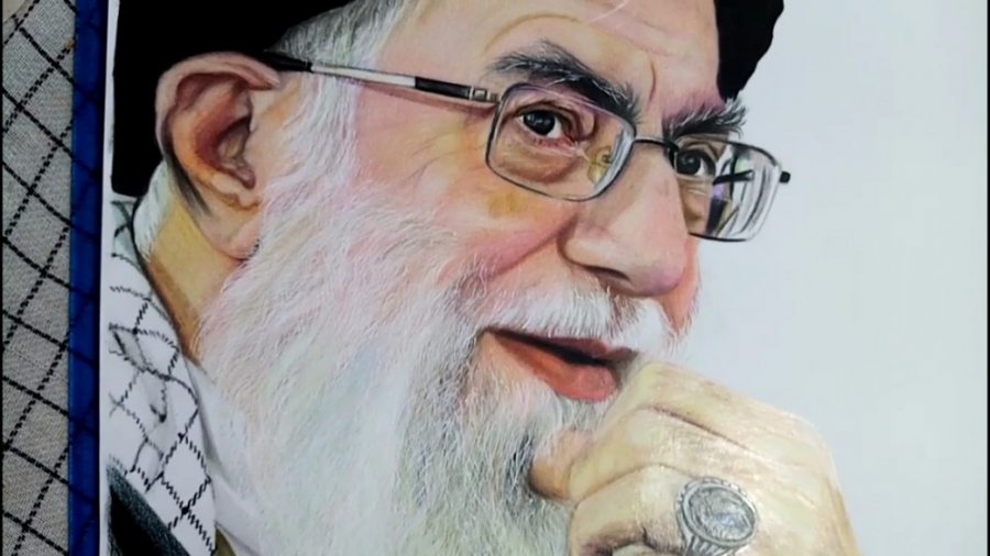 نقاشی از چهره رهبر توسط دخت بن...