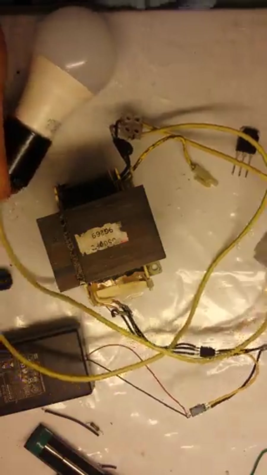 ساخت اینورتر برای لامپ ال ای د...