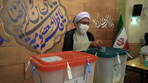 حضور تولیت آستان قدس رضوی پای...