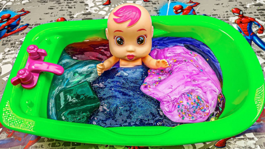 مخلوط انواع اسلایم در وان نوزا...