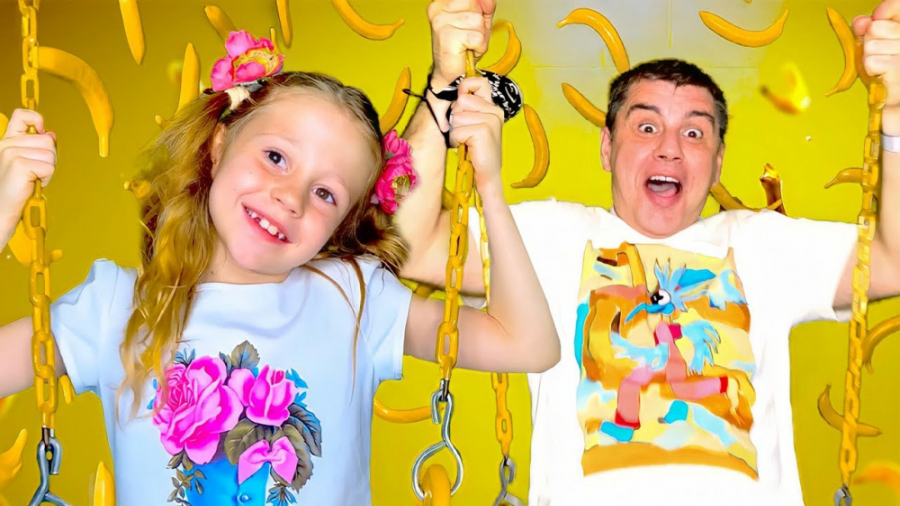 ناستیا و بابا:: تاپ بازی:: ماج...