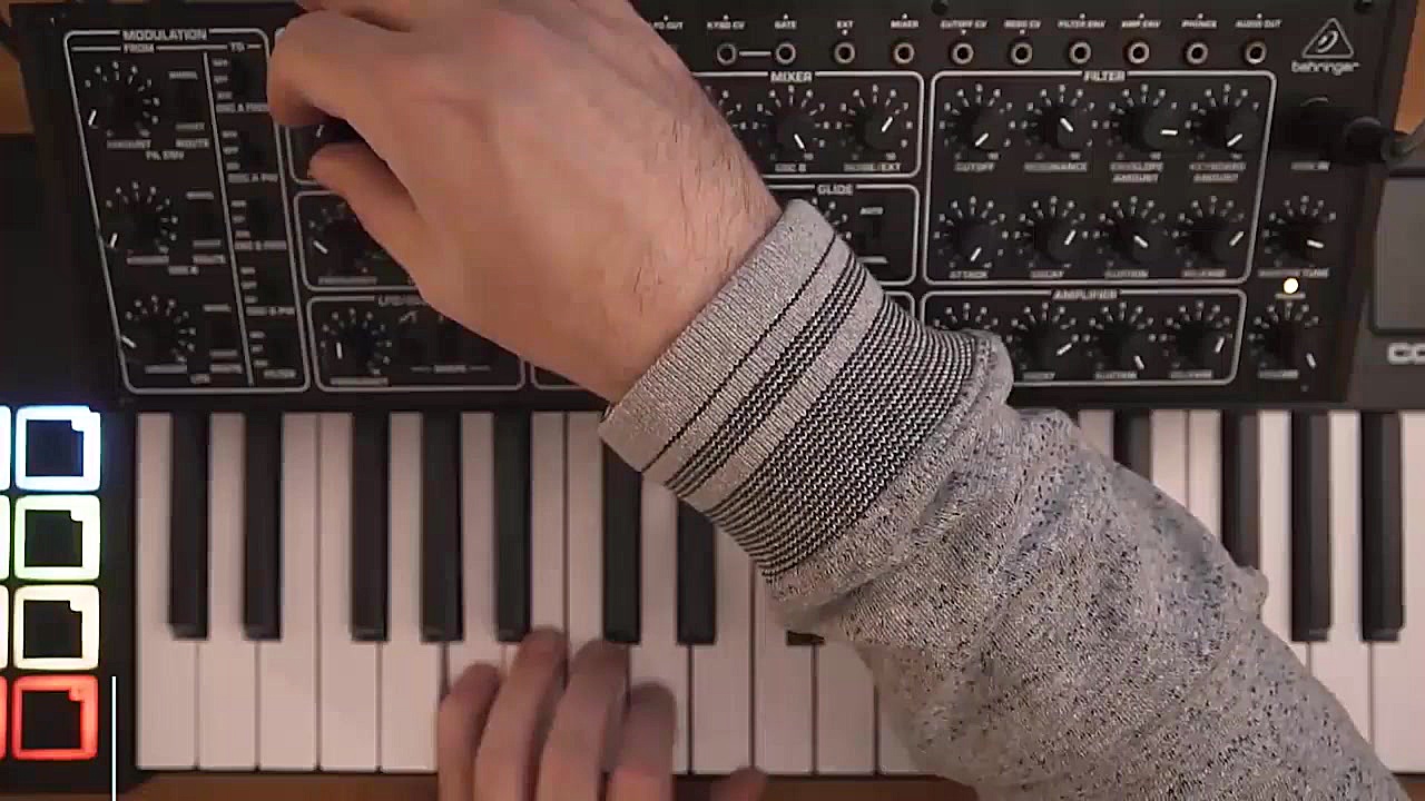 معرفی سینتی سایزر Behringer PR...