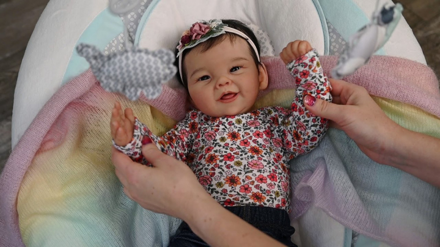 روتین صبح نوزاد عروسکی و رسیدگ...