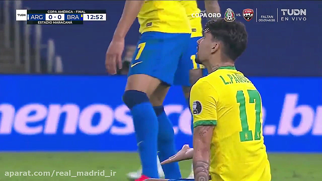 پاره شدن شورت ورزشی نیمار مقاب...