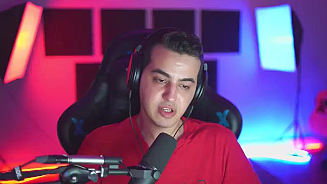 اریا کیوکسر