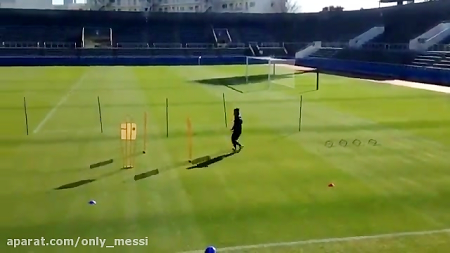 تمرین با توپ نیمار