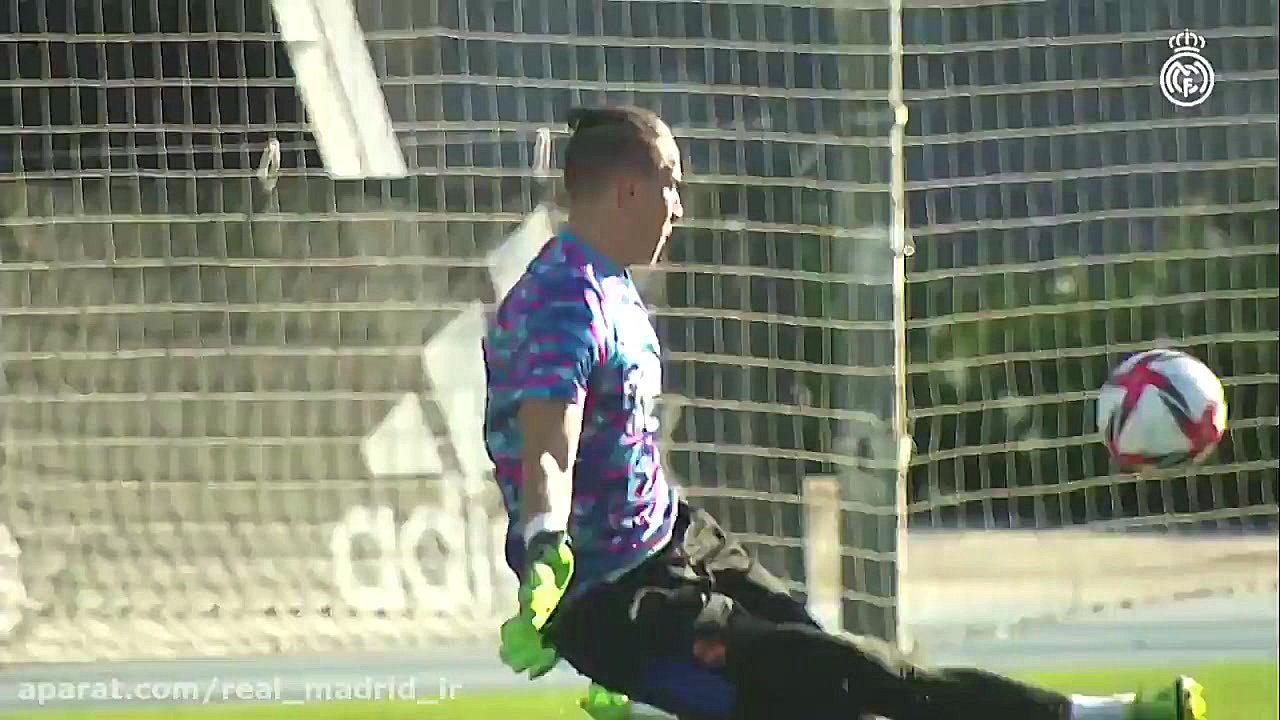 لحظاتی از بازی دستگرمی رئال ما...