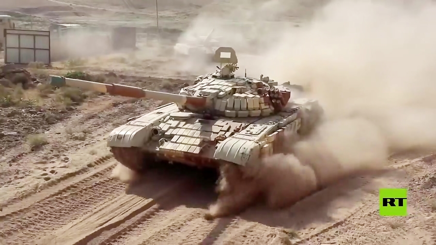 انتقال نیروهای زرهی ارتش روسیه...