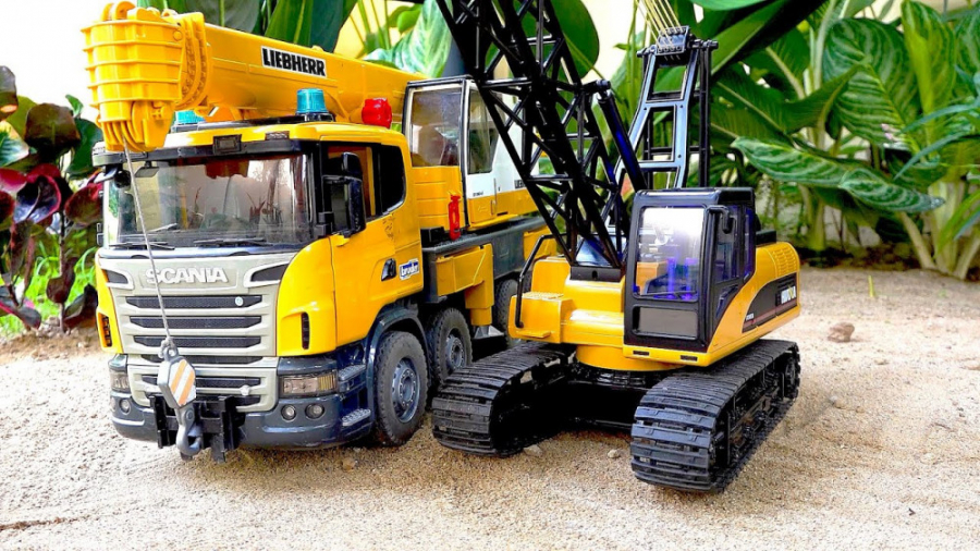 بازی با اسباب بازی ماشین بازی...