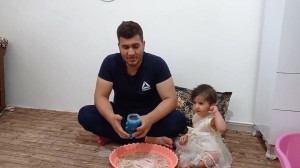 اولین تجربه ی بازی آیناز ۹ ماه...