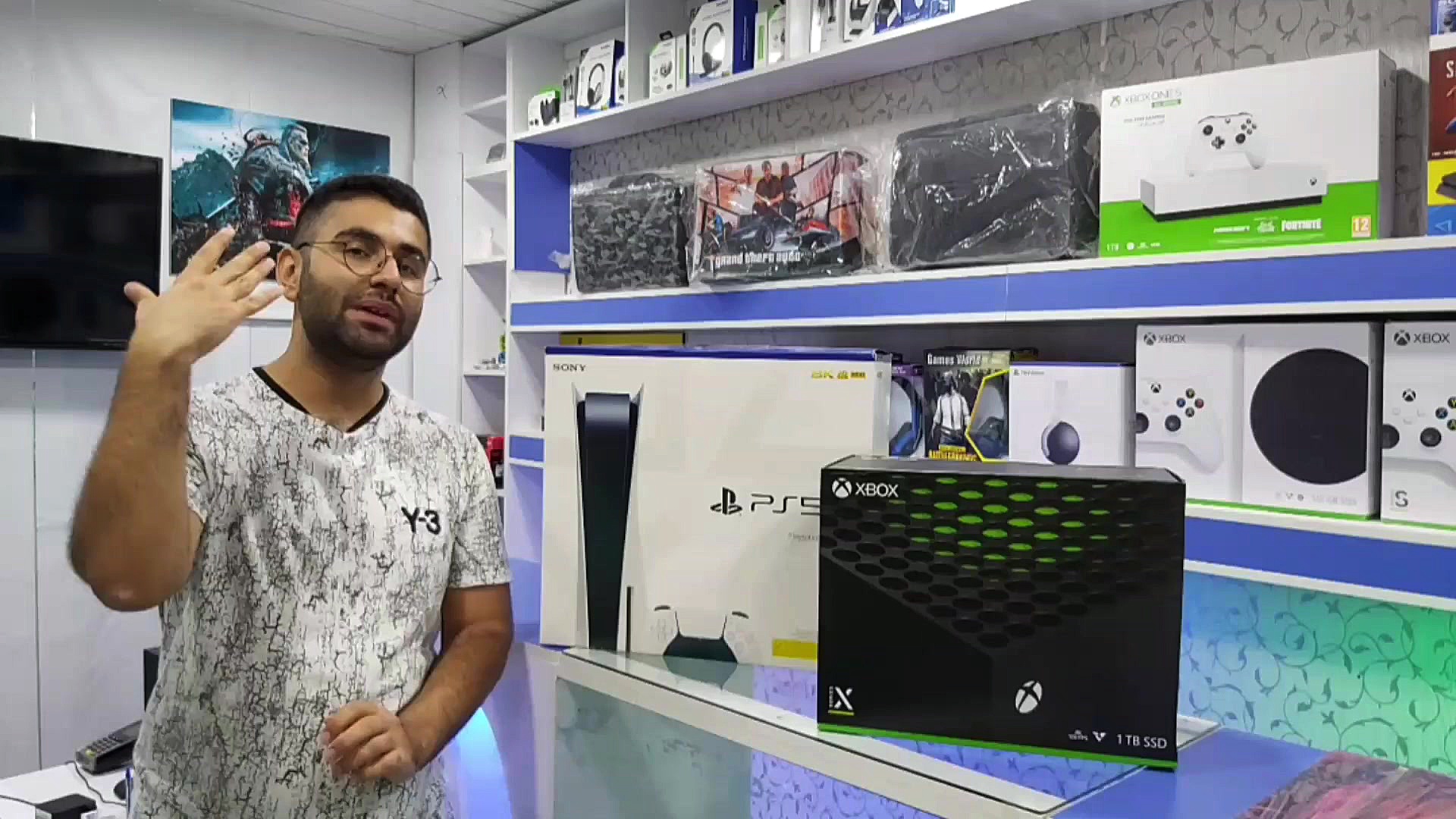 پلی استیشن ۵ یا ایکس باکس سری...