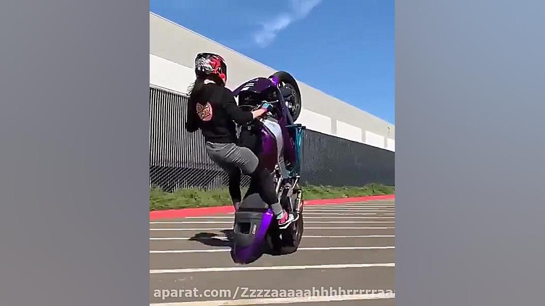 موتور سواری خفن دخترانه