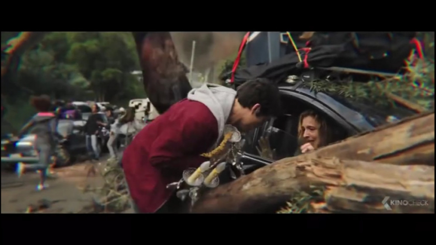 دانلود فیلم عشق و هیولا ها با...