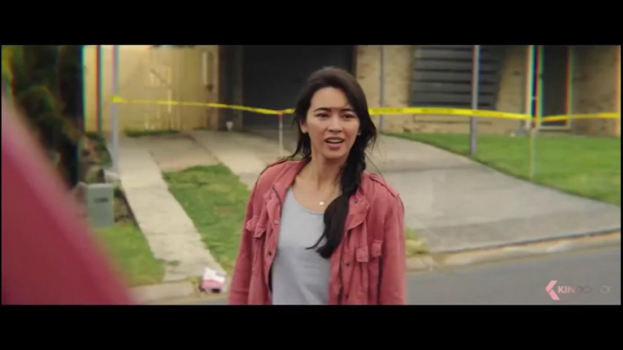 دانلود فیلم عشق و هیولا ها بدو...