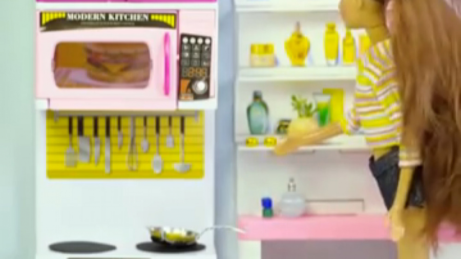 وسایل باربی را با استفاده از و...