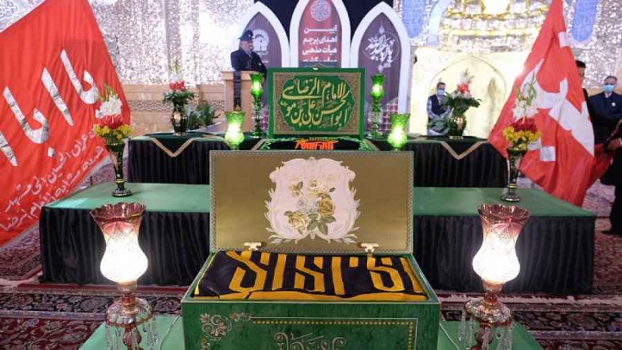 پرچم‌های متبرک رضوی در محافل ع...