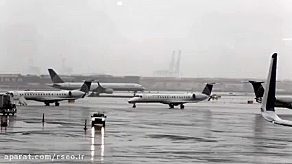 باند فرودگاه ، هواپیمای مسافرب...