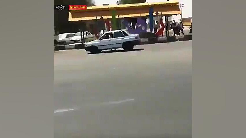 نجات کودک توسط پلیس و انتقال ب...