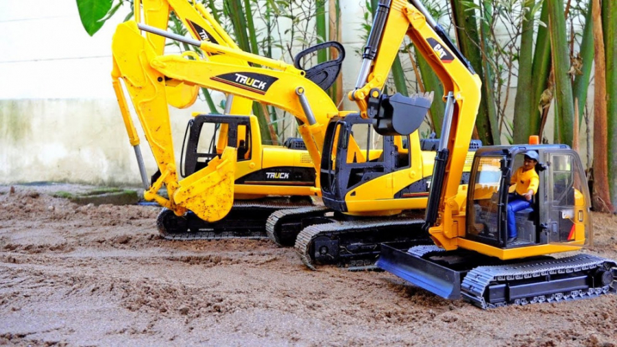 بازی با اسباب بازی ماشین بازی...