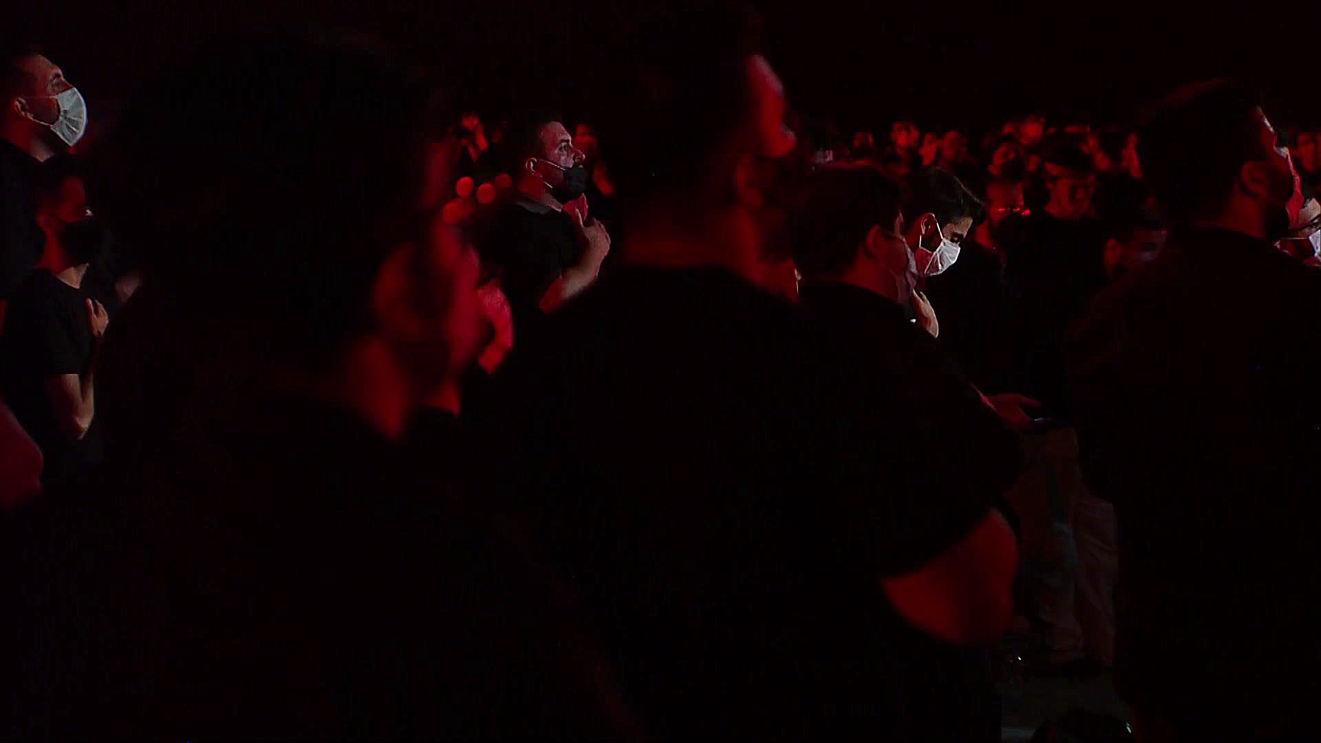 واحد | خودم اینجا، دلم پشت سر...