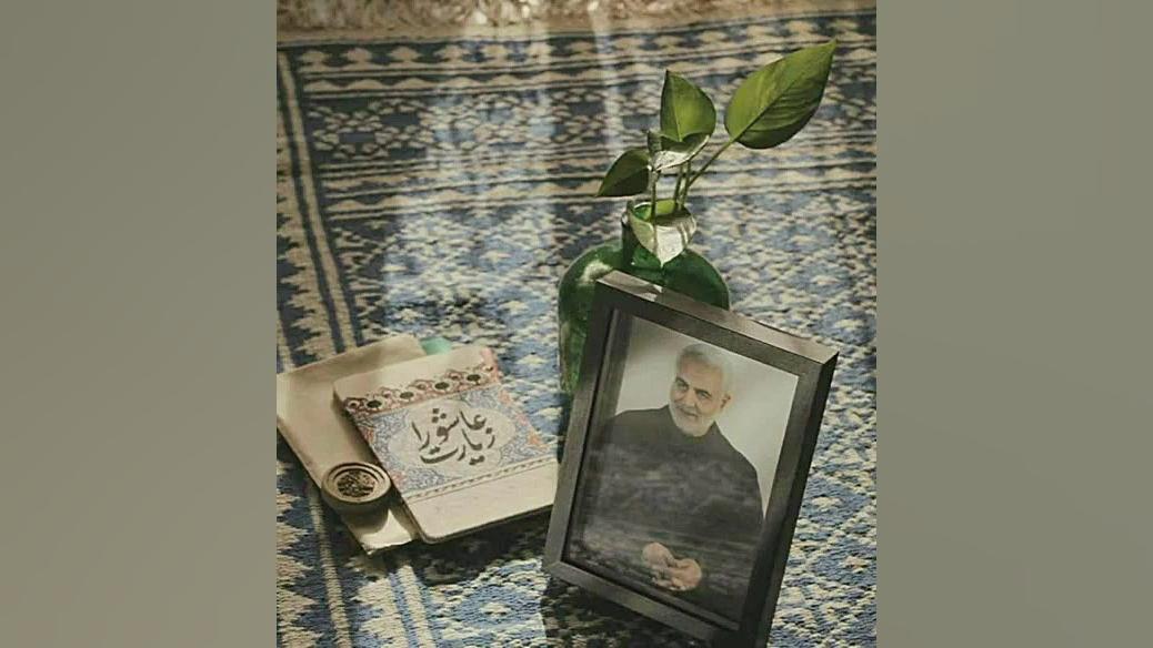 این حسین کیست که عالم همه دیوا...