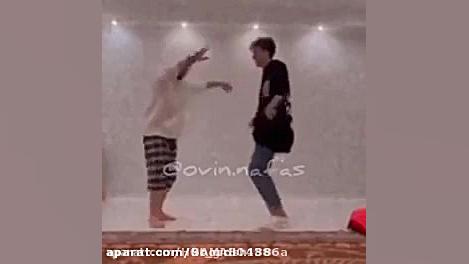 یه جوری نوشته می رقصن ممد و ار...