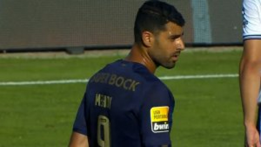 پاس گل زیبای مهدی طارمی برای پ...