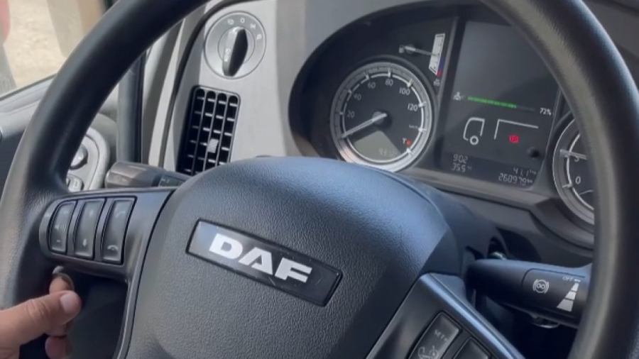 آشنایی به کامیون داف XF106