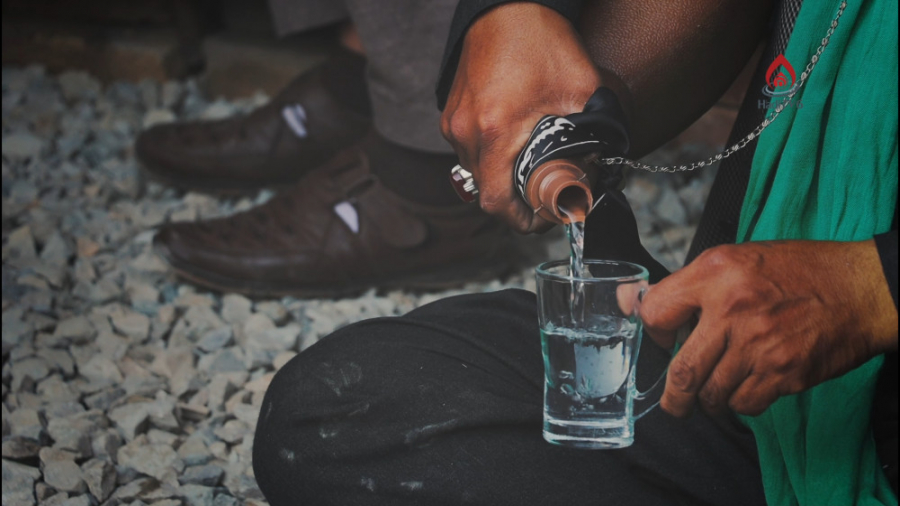 کلیپ افغانی آب دادن به عزادارا...