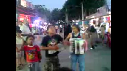 یه لقمه نون....!