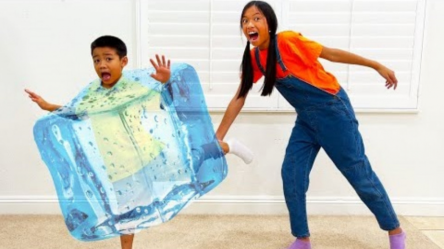 اسباب بازی های اِما و اِلی قسم...