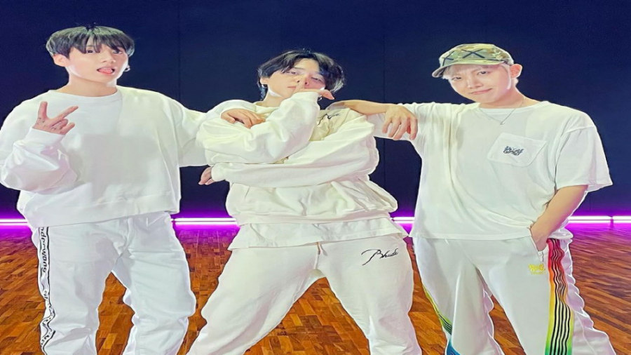 اجرا جدید بی تی اس BTS Megan B...