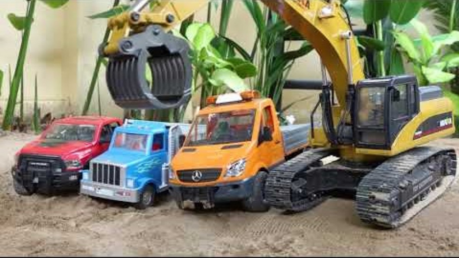 بازی با اسباب بازی ماشین بازی...