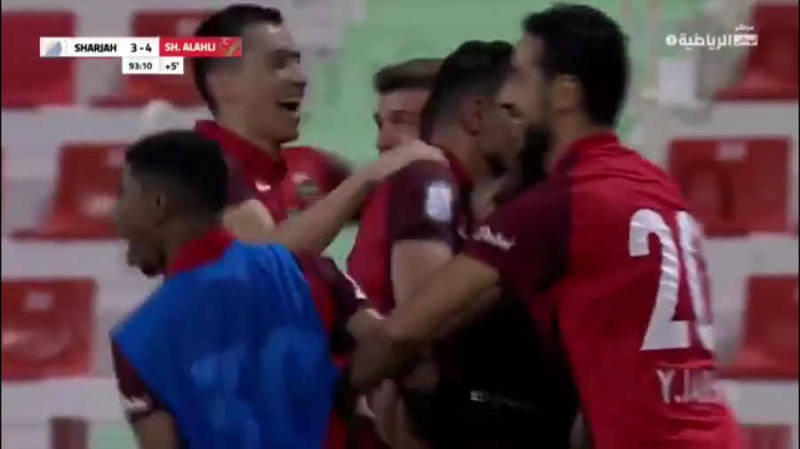 گل مهدی قائدی در بازی شباب الا...