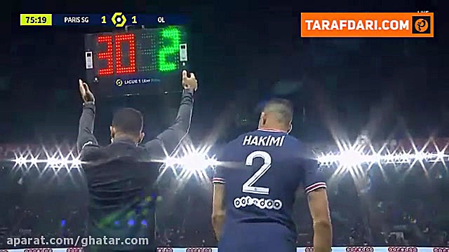 واکنش قهرآمیز مسی مقابل تابلوی...