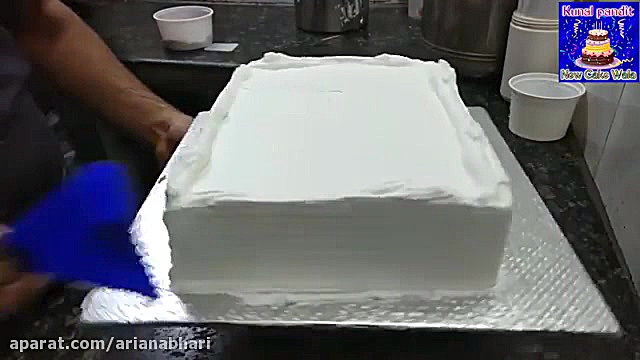 طرز تهیه کیک تولد عکس دار در خ...