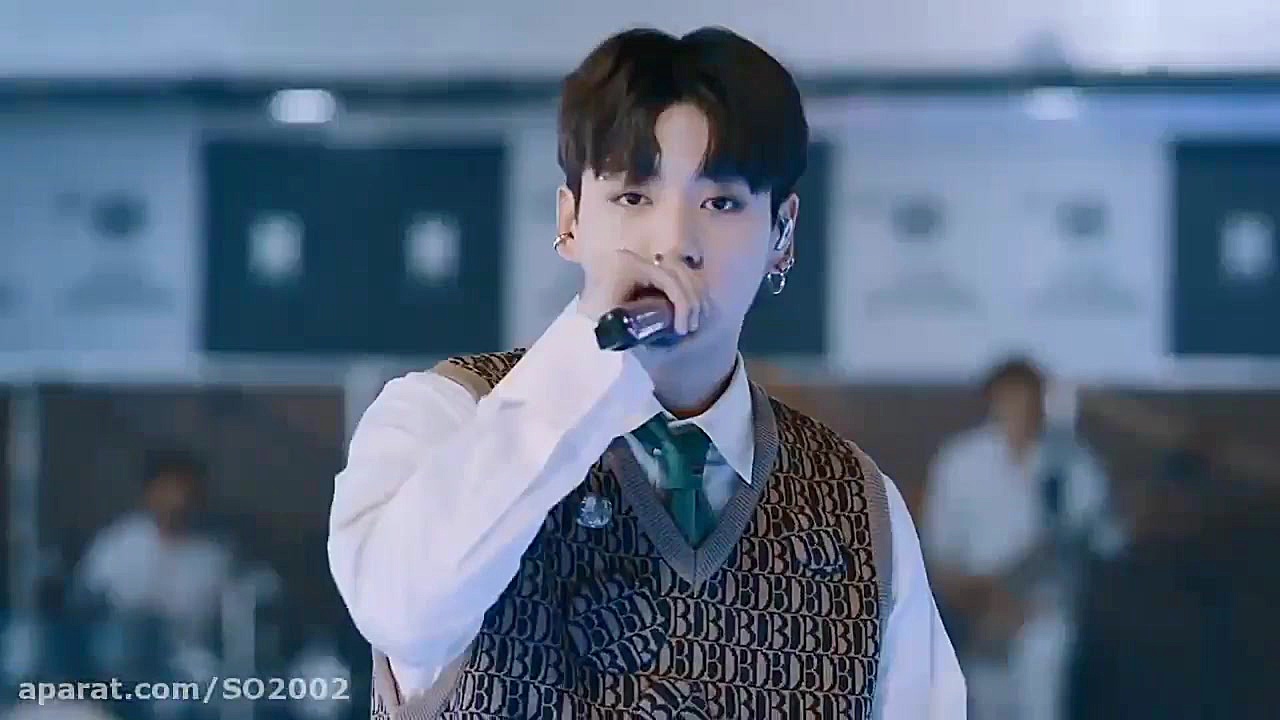 اجرای بی تی اس اجرای آهنگ دینا...