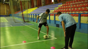 آموزش فوتبال : چندین تمرین حرف...