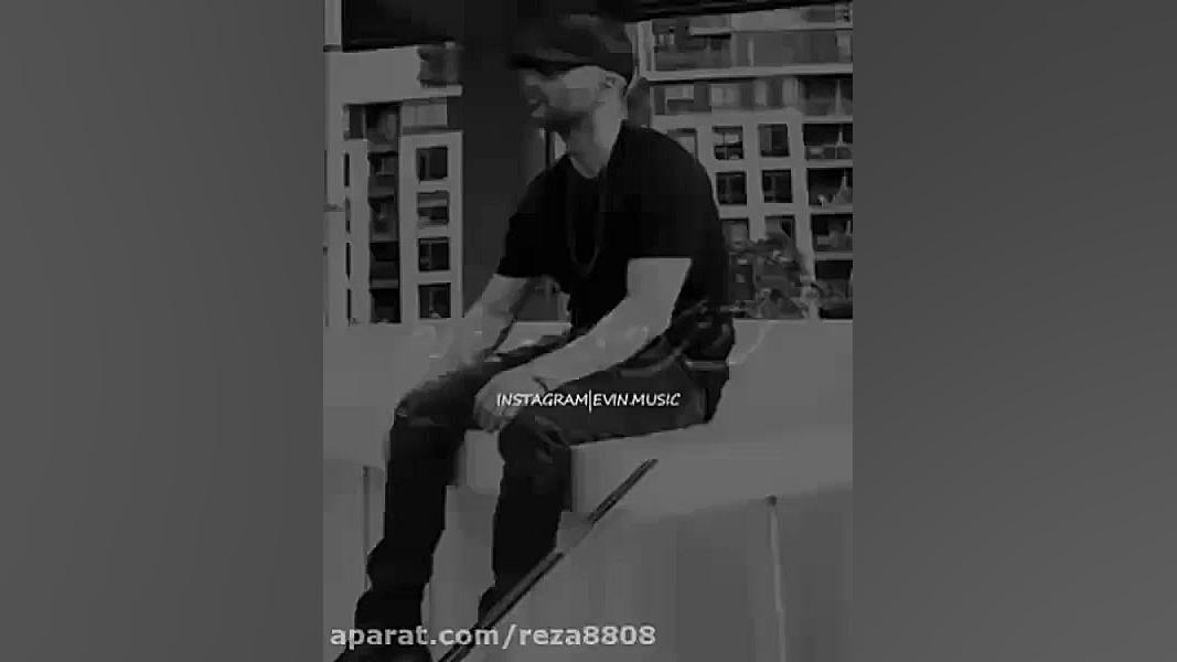 درجه یک ترین خاننده جهان واقعا...