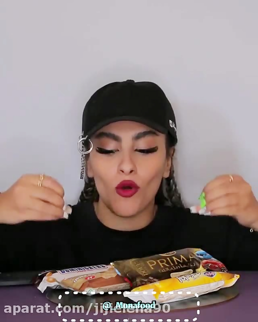 مونا فود ، فود بلاگر