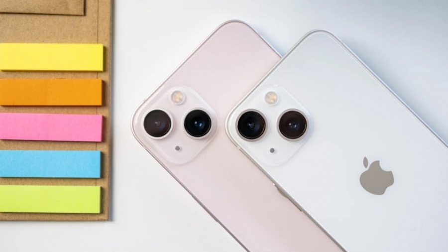 تماشا کنید: مقایسه باتری آیفون...