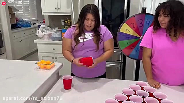 مری و ایزی  بازی فیجت پنگ