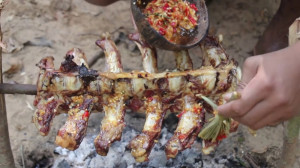 کباب دنده بوفالو در جنگل | آشپ...