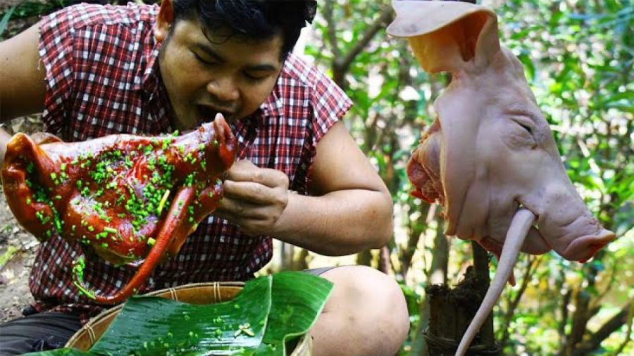 کباب کله خوک در جنگل | آشپزی ب...